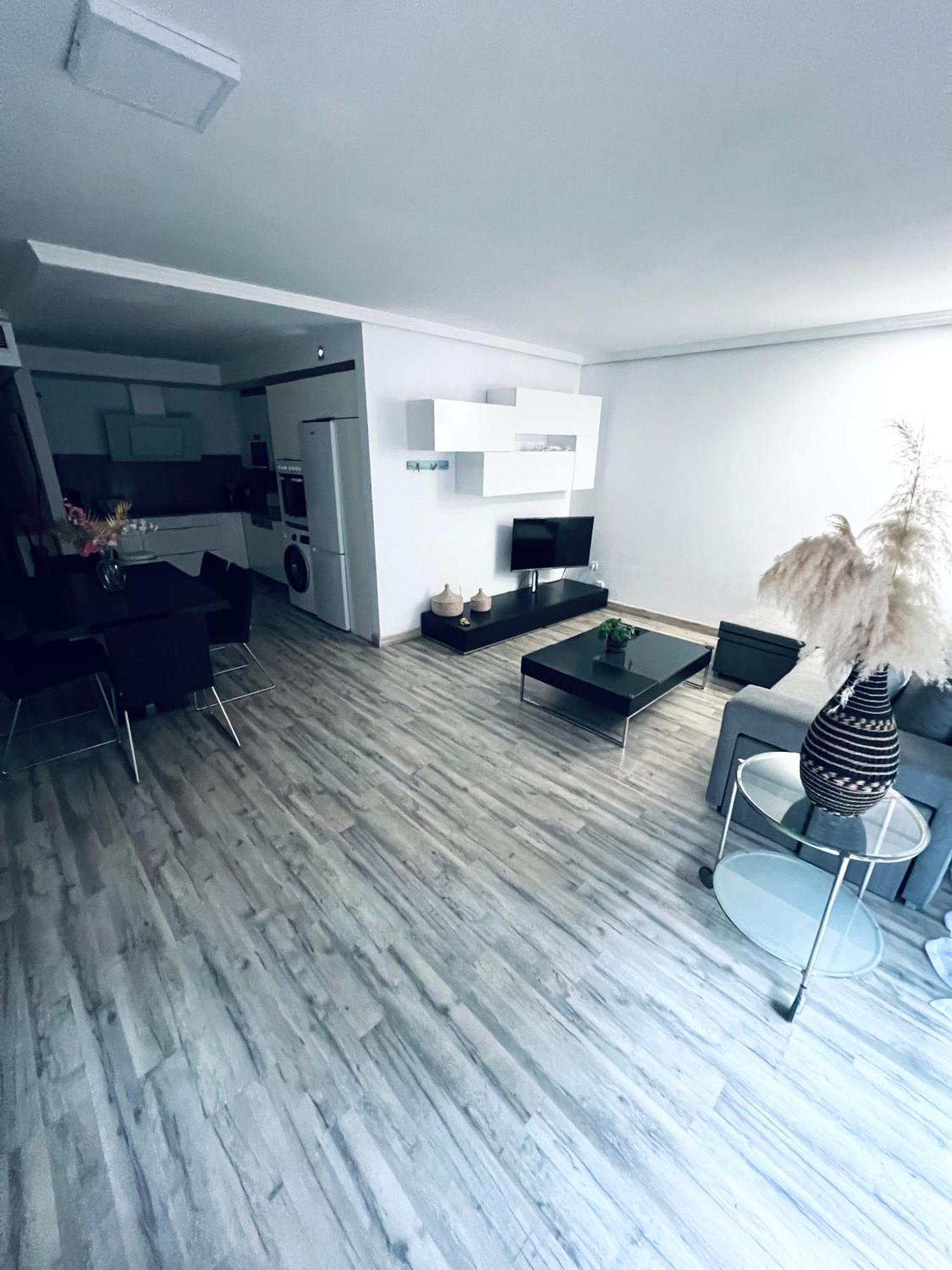 Torrequebrada Casino Apartment เบนัลมาเดนา ภายนอก รูปภาพ